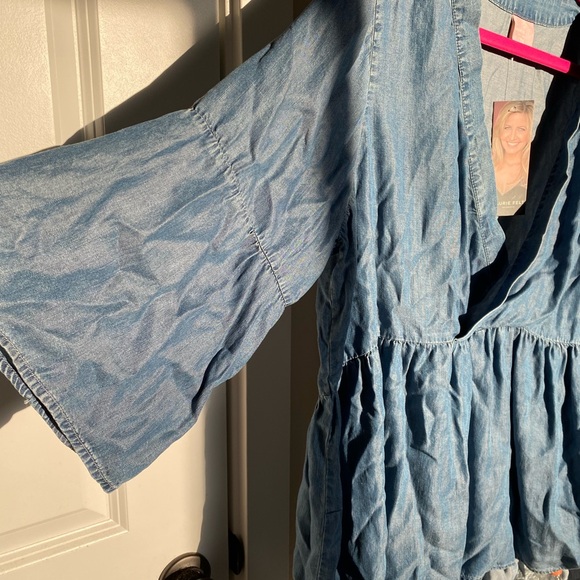 Lori Felt Chambray Top - Picture 4 of 5